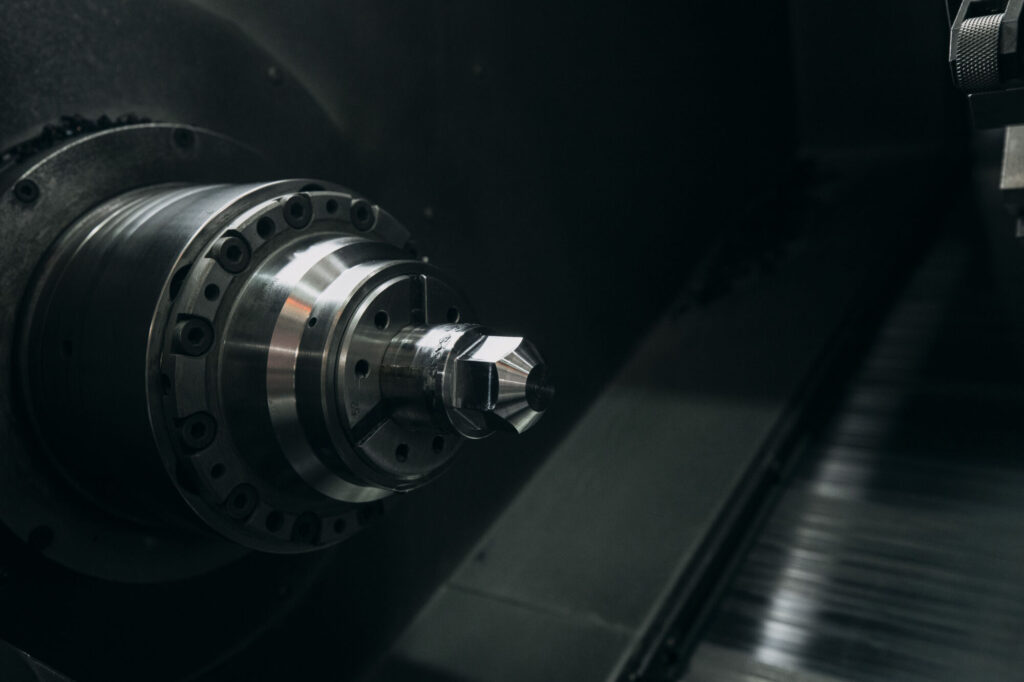 PHOTO D'UNE MACHINE DE DÉCOLLETAGE