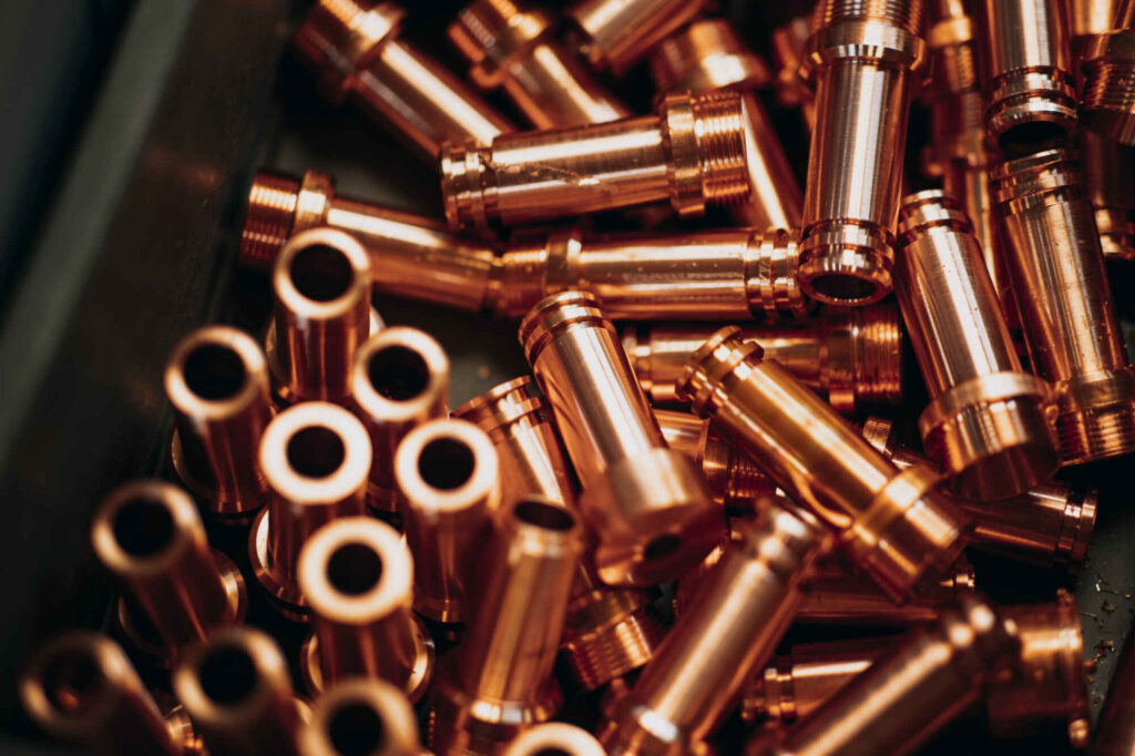 Photo de pièces décolletées en cuivre